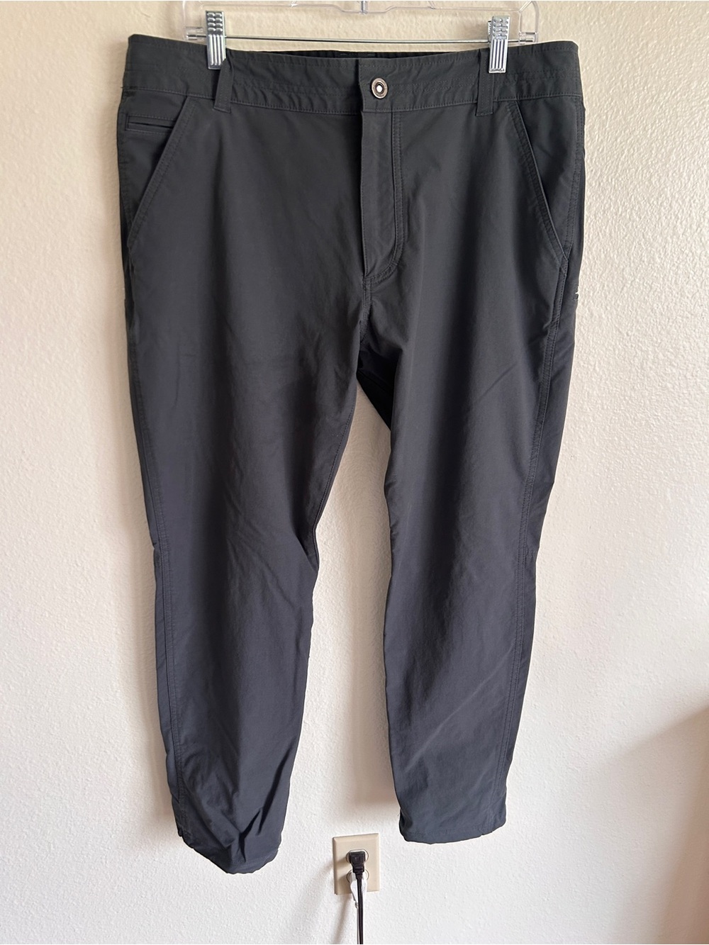 Under Armour Men's Black Stretch Chino Pants 34/30
